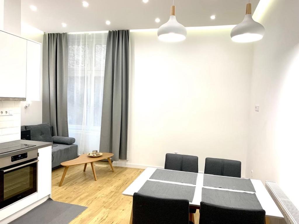 Colton Budapest Paulay Apartments Budapeste Exterior foto